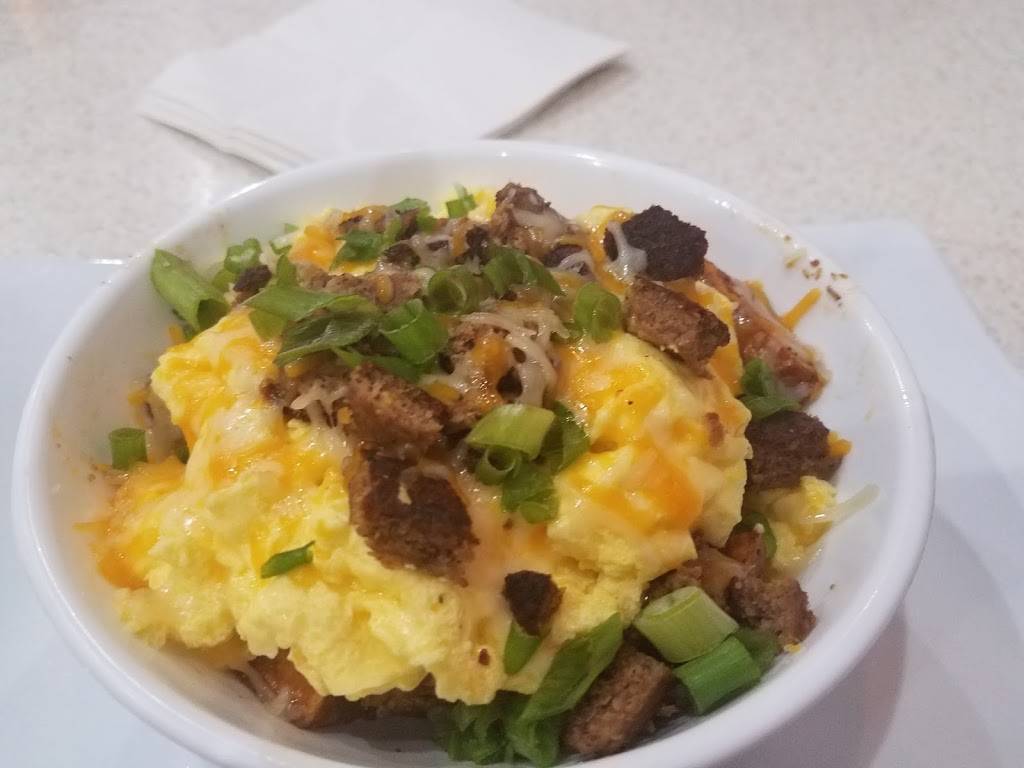 Flammin Restaurant & Co | restaurant | 641 E 75th St, Chicago, IL 60619, USA | 7736758983 OR +1 773-675-8983