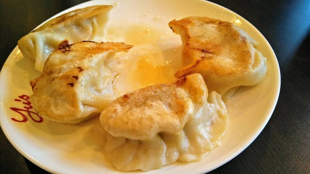 Yus Mandarin | restaurant | 4 E Phillip Rd, Vernon Hills, IL 60061, USA | 8478161888 OR +1 847-816-1888