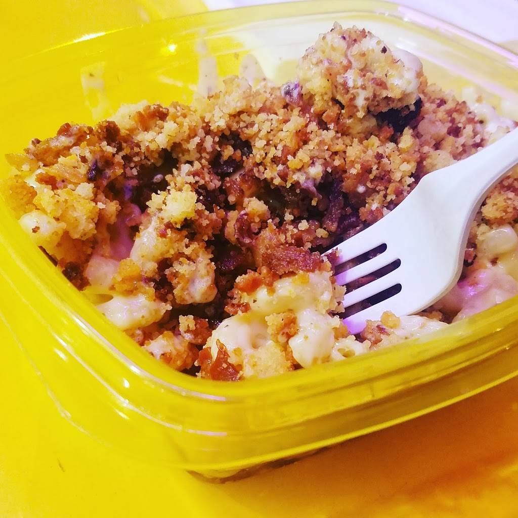 Mac Mart | restaurant | 104 S 18th St, Philadelphia, PA 19103, USA | 2154446144 OR +1 215-444-6144