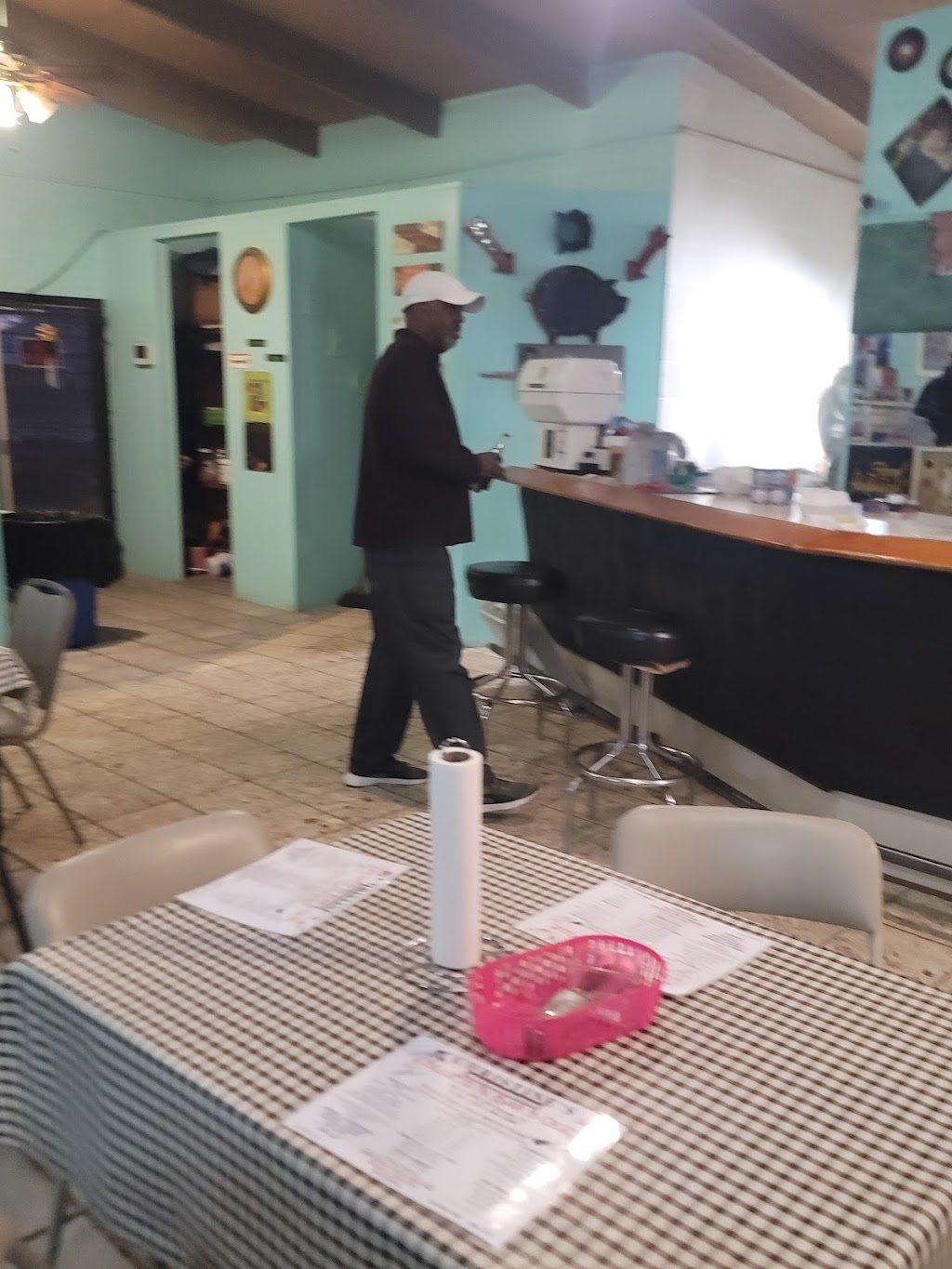 Christines Blues & Barbeque | restaurant | 157 TX-302, Kermit, TX 79745, USA | 4325862060 OR +1 432-586-2060