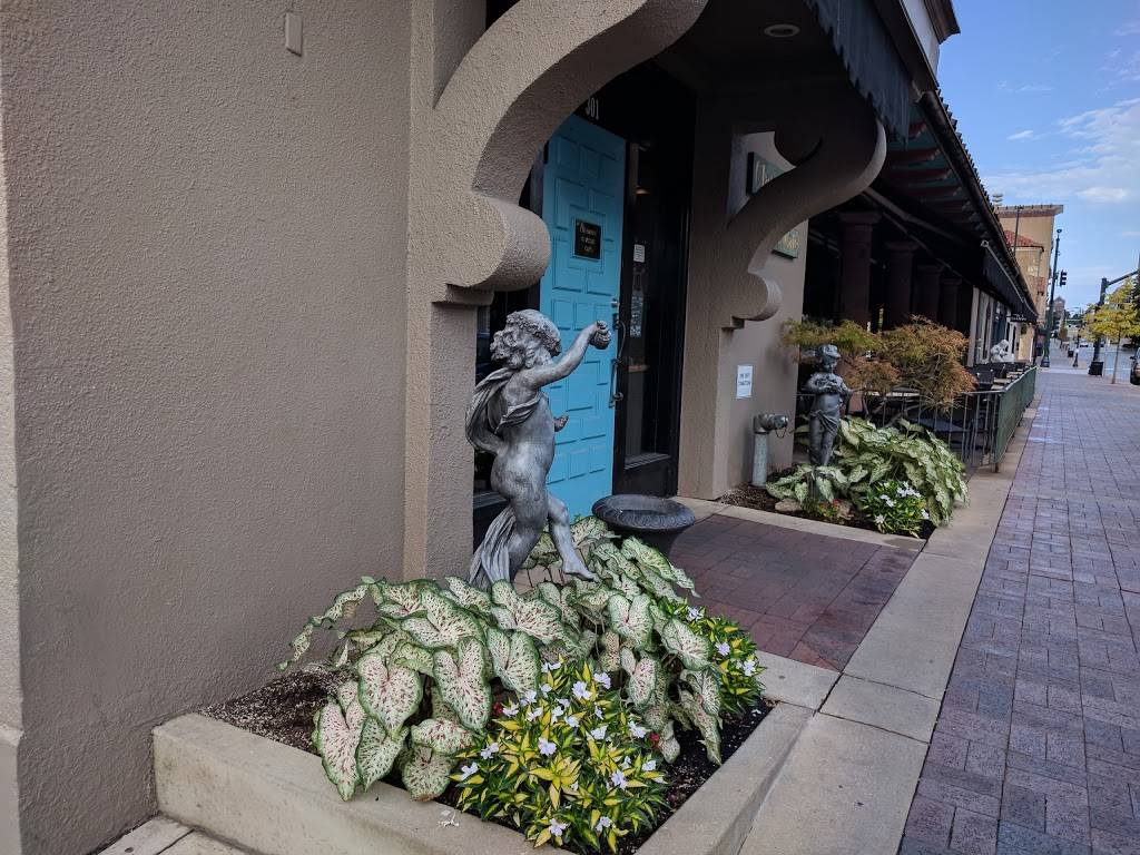 The Classic Cup Cafe | cafe | 301 W 47th St, Kansas City, MO 64112, USA | 8167531840 OR +1 816-753-1840