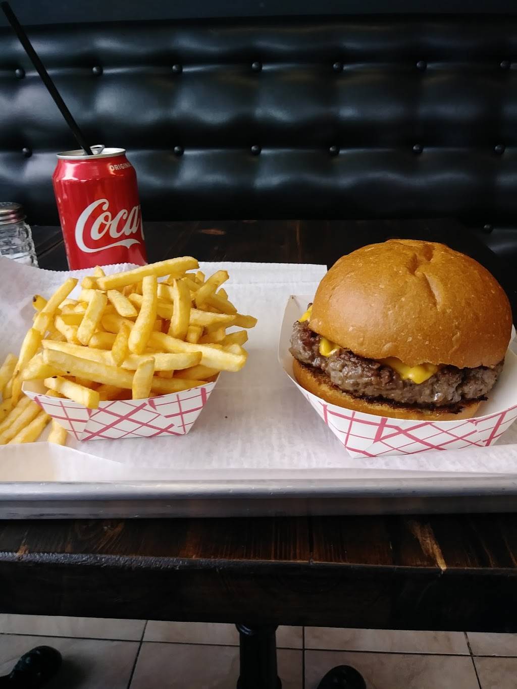 My House Burgers & Shakes | restaurant | 367 Avenue X, Brooklyn, NY 11223, USA | 7186680606 OR +1 718-668-0606