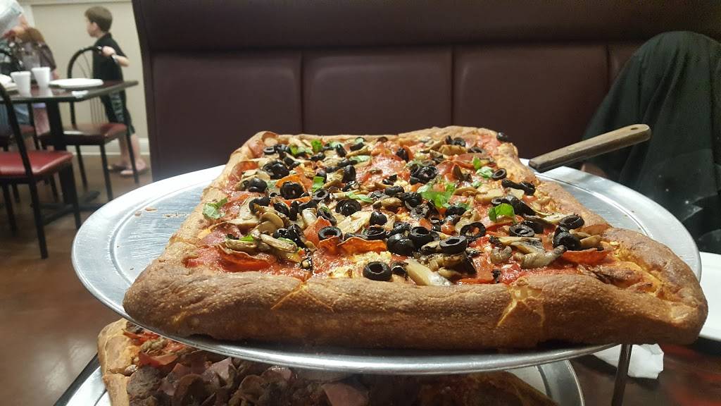 Giovannis Pizza & Pasta | restaurant | 559 Winecoff School Rd, Concord, NC 28027, USA | 7047888808 OR +1 704-788-8808