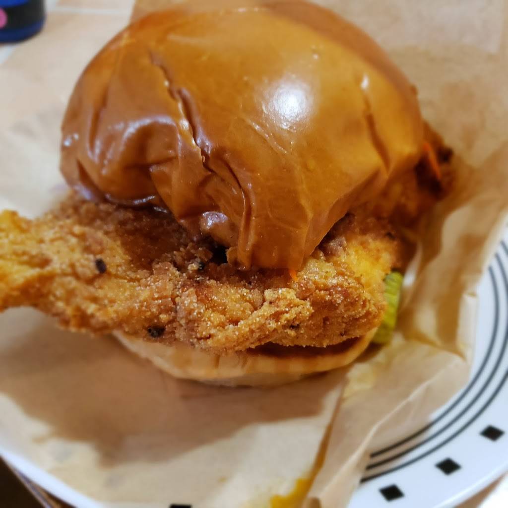 Ako Chicken Sandwich | restaurant | 10505 Telephone Rd, Houston, TX 77075, USA | 8328084298 OR +1 832-808-4298