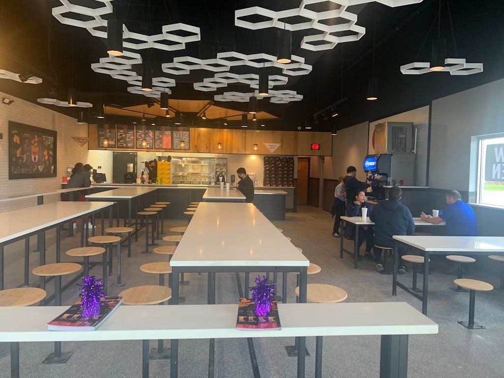 Hells Fried Chicken | restaurant | 7402 Broadview Rd, Parma, OH 44131, USA | 2162648091 OR +1 216-264-8091