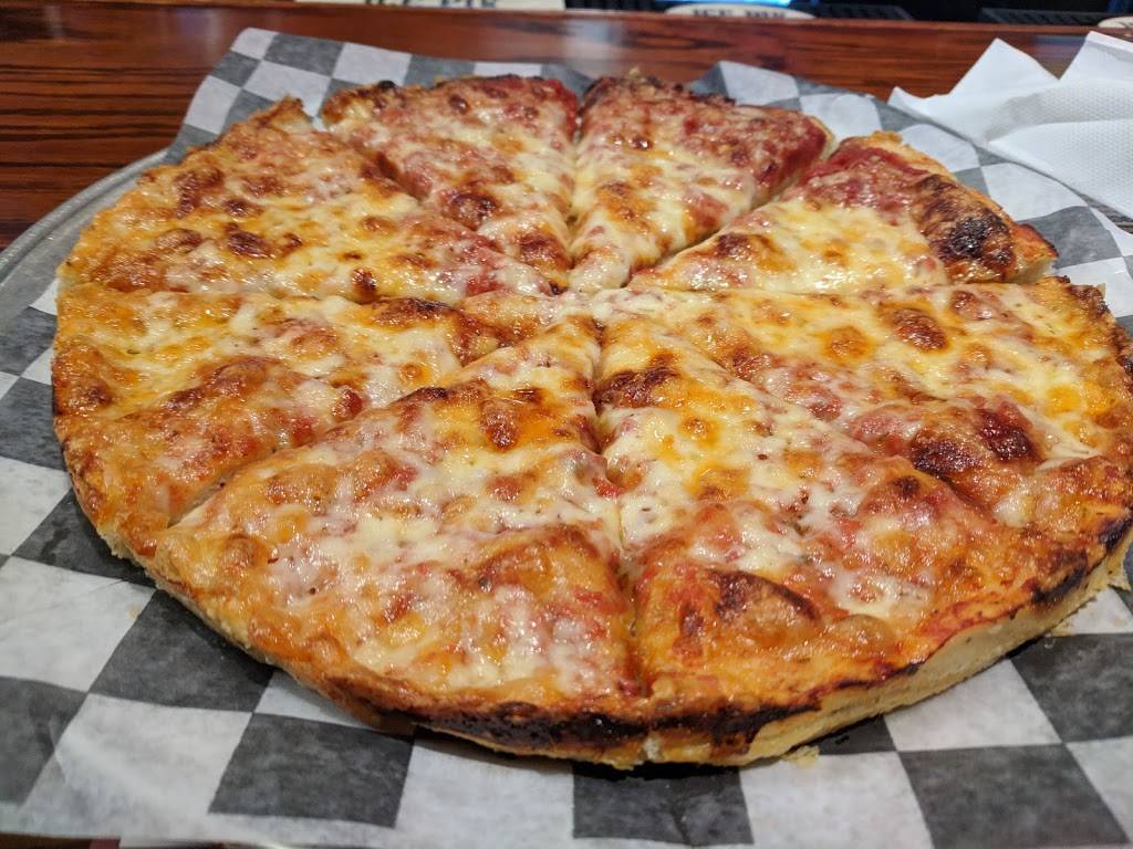 Riviera Cafe Brewhouse | restaurant | 288 Broad St, Bridgewater, MA 02324, USA | 5086979892 OR +1 508-697-9892