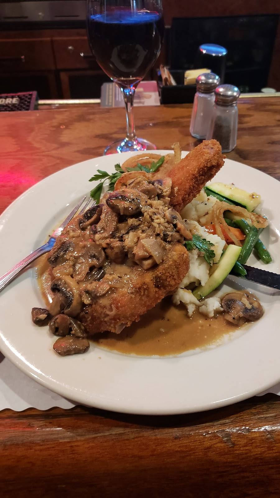 Pier 15 | restaurant | 15 Harbor St, San Rafael, CA 94901, USA | 4152569121 OR +1 415-256-9121