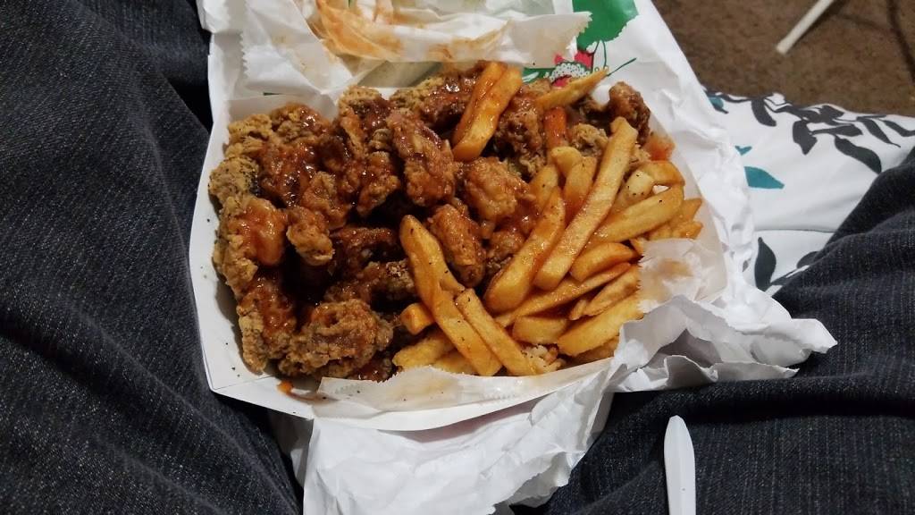 Harolds Chicken Shack | restaurant | 13653 S Cicero Ave, Crestwood, IL 60445, USA | 7083897873 OR +1 708-389-7873