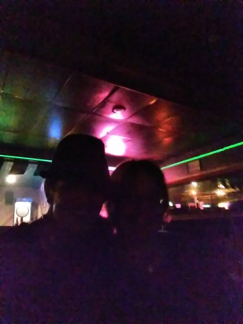 Meteor Bar & Grille | restaurant | 1714 S, Wayne St, Auburn, IN 46706, USA | 2609256226 OR +1 260-925-6226