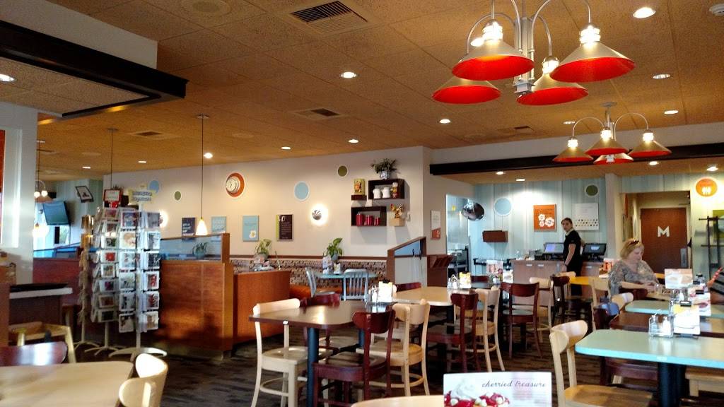 Village Inn | bakery | 17070 SW 72nd Ave, Portland, OR 97224, USA | 5036202515 OR +1 503-620-2515