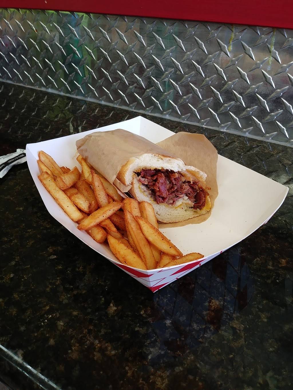 Pizza Zone N Grill | restaurant | 4404 3rd St, San Francisco, CA 94124, USA | 4152826000 OR +1 415-282-6000