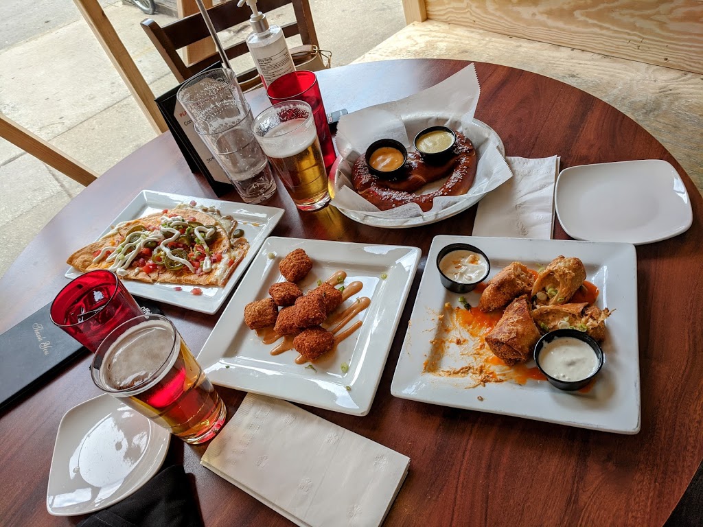 Houndstooth Saloon | restaurant | 3369 N Clark St, Chicago, IL 60657, USA | 7732441166 OR +1 773-244-1166