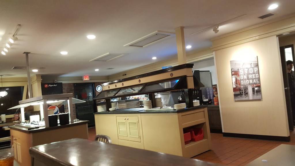 Pizza Hut | meal takeaway | 2415 S Country Club Rd, El Reno, OK 73036, USA | 4052621645 OR +1 405-262-1645