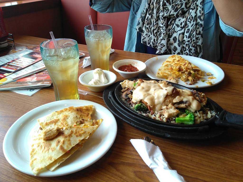 Dennys | restaurant | 2801 N Black Canyon Hwy, Phoenix, AZ 85009, USA | 6022523745 OR +1 602-252-3745