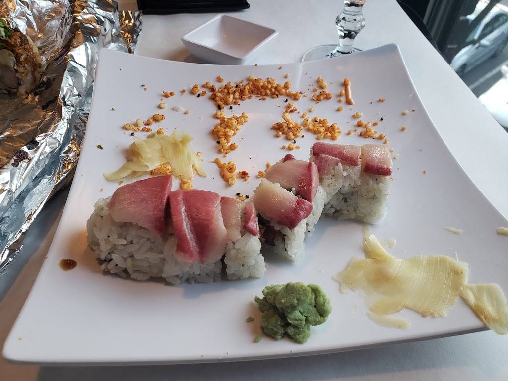 Umi Sushi and Lounge | restaurant | 109 W Joliet St, Crown Point, IN 46307, USA | 2192627652 OR +1 219-262-7652