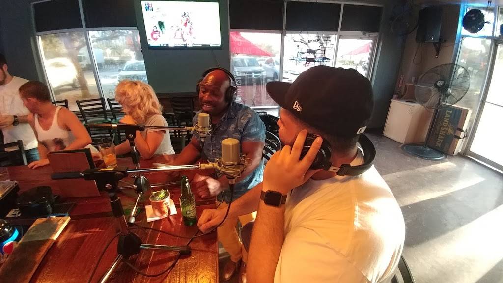 Tavern at the Creek | restaurant | 13769 S John Young Pkwy, Orlando, FL 32837, USA | 4074404642 OR +1 407-440-4642