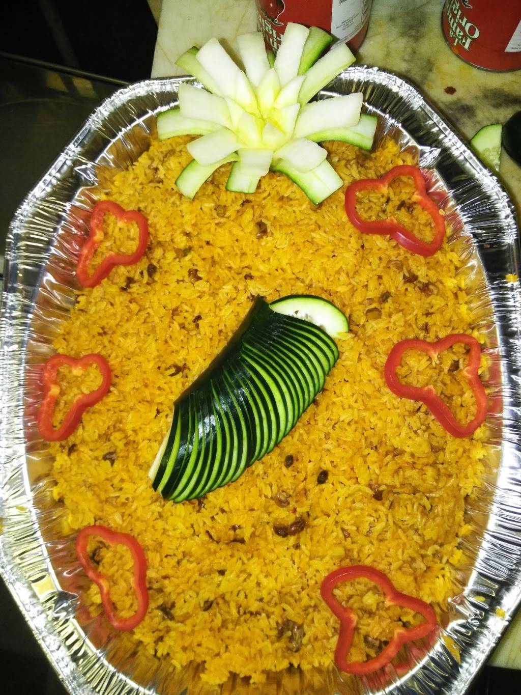 De la Cruz Vargas Restaurant | restaurant | 82 Redwood Ave, Paterson, NJ 07502, USA | 9737826418 OR +1 973-782-6418