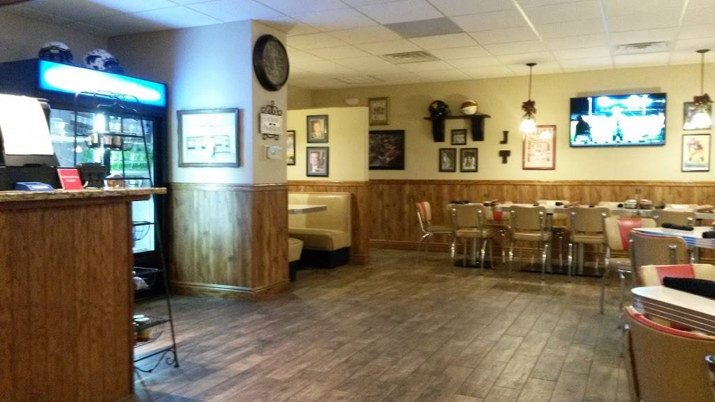 Colasessanos | restaurant | 502 Pennsylvania Ave, Fairmont, WV 26554, USA | 3043639713 OR +1 304-363-9713