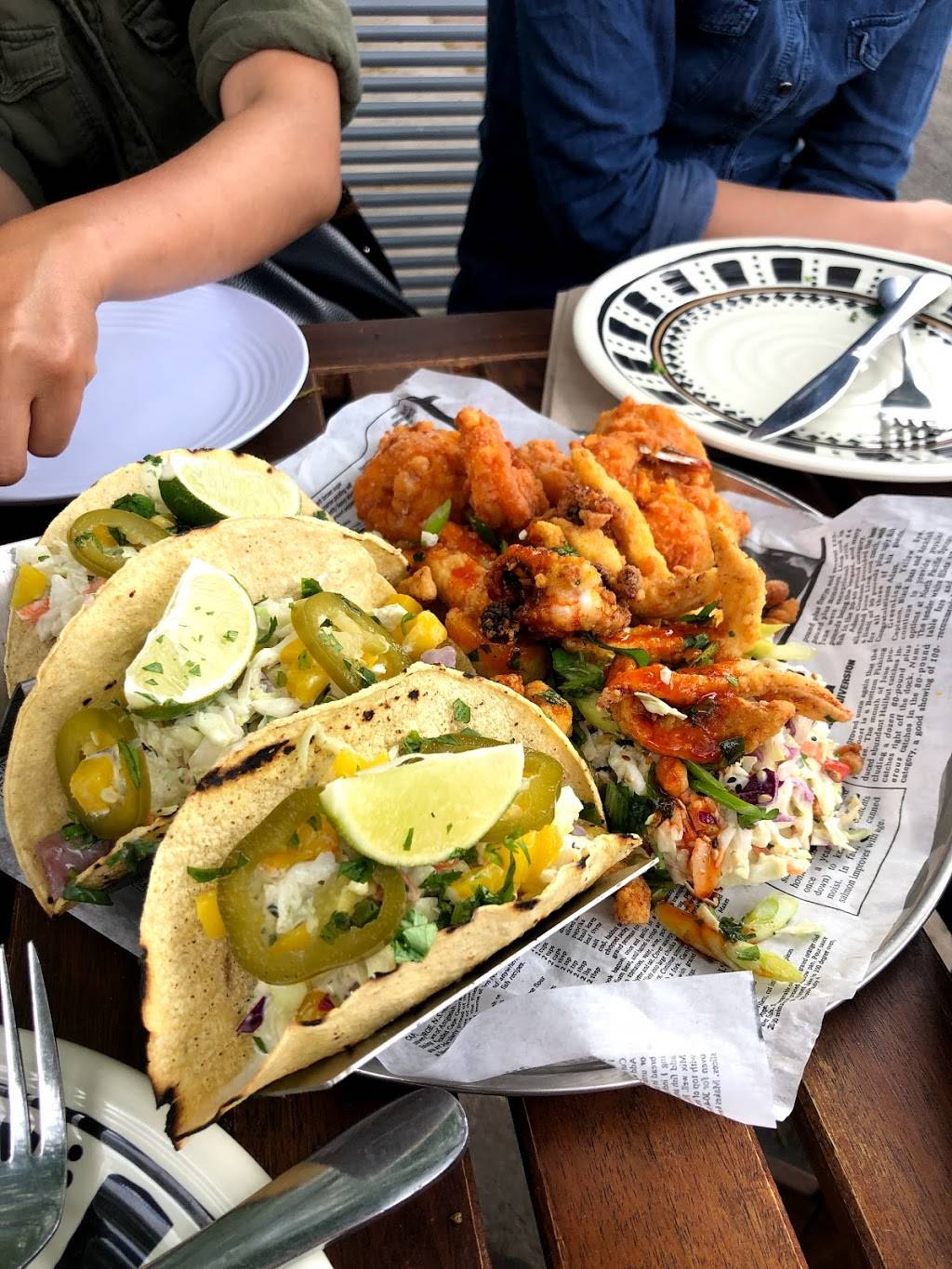 Hammerheads | meal takeaway | 80 Ottawa St N, Hamilton, ON L8H 3Z1, Canada | 9059239293 OR +1 905-923-9293