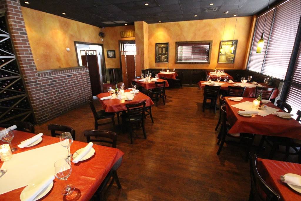 Lomontes Italian Restaurant and Pizzeria | restaurant | 815 Plantation Dr #180, Richmond, TX 77406, USA | 2812328290 OR +1 281-232-8290