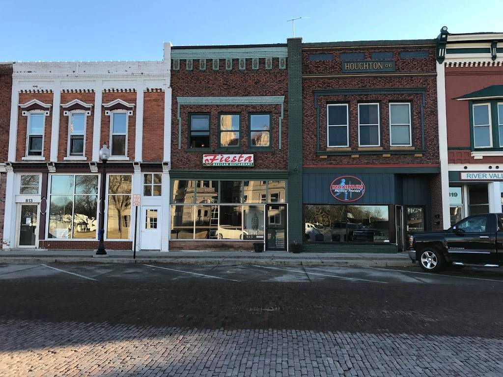 Fiesta Mexican Restaurant | restaurant | 815 Main St, Adel, IA 50003, USA | 5159934404 OR +1 515-993-4404