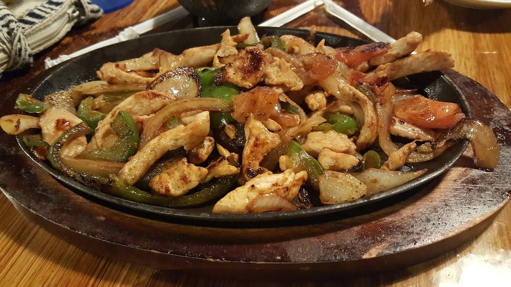 El Salto Restaurant | restaurant | 5817 Monroe St, Sylvania, OH 43560, USA | 4198240049 OR +1 419-824-0049