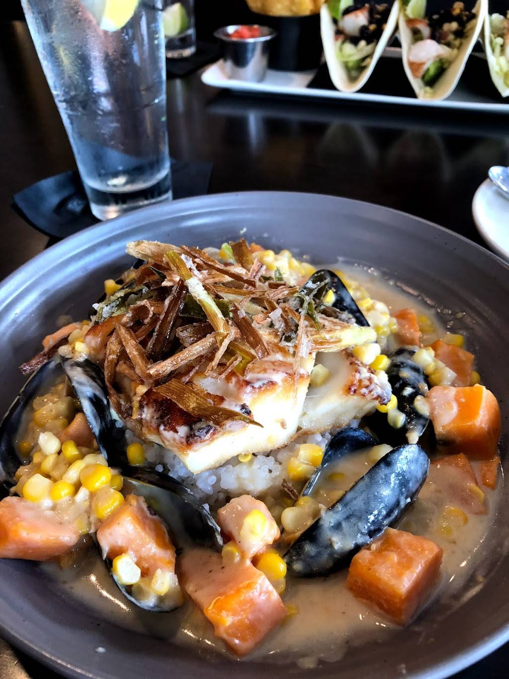 West Row Cafe & Bar | restaurant | 2567, 35 Market Square, Newburyport, MA 01950, USA | 9785721471 OR +1 978-572-1471