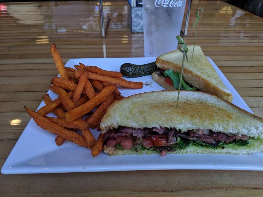 The Vault 1905 Sports Grill | restaurant | 624 Main St, Van Buren, AR 72956, USA | 4792622468 OR +1 479-262-2468