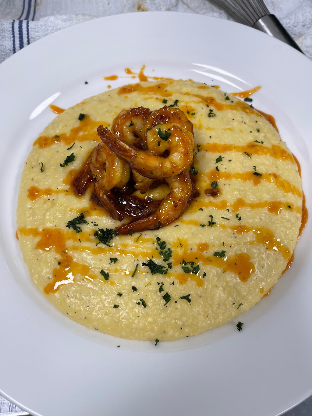 Burn Bar & Grill | restaurant | 9350 Woodward Ave, Detroit, MI 48202, USA | 2482002876 OR +1 248-200-2876