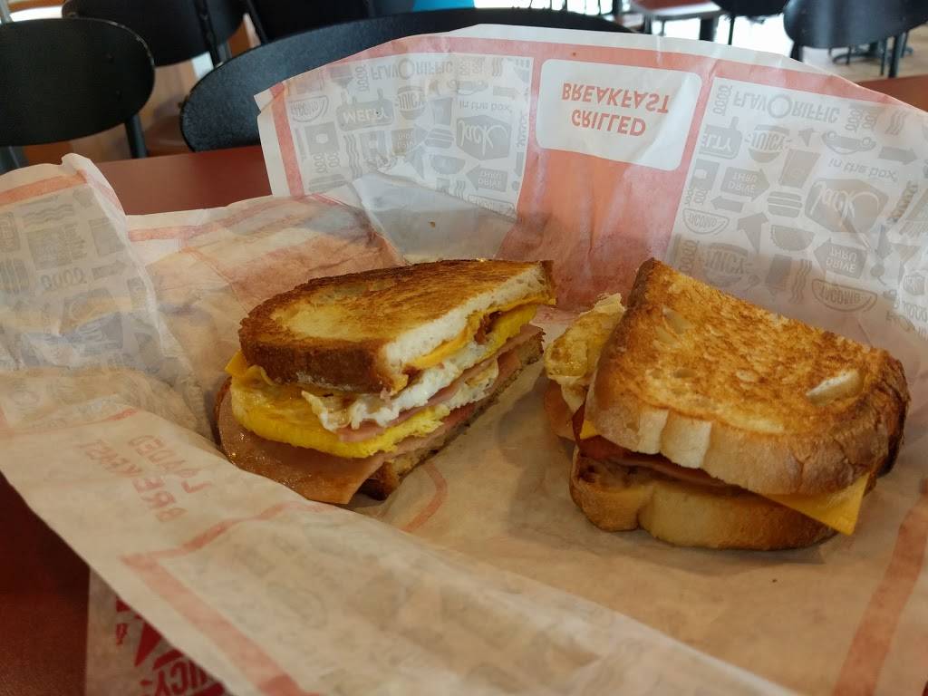 Jack in the Box | restaurant | 10014 S Memorial Dr E, Tulsa, OK 74133, USA | 9182984501 OR +1 918-298-4501