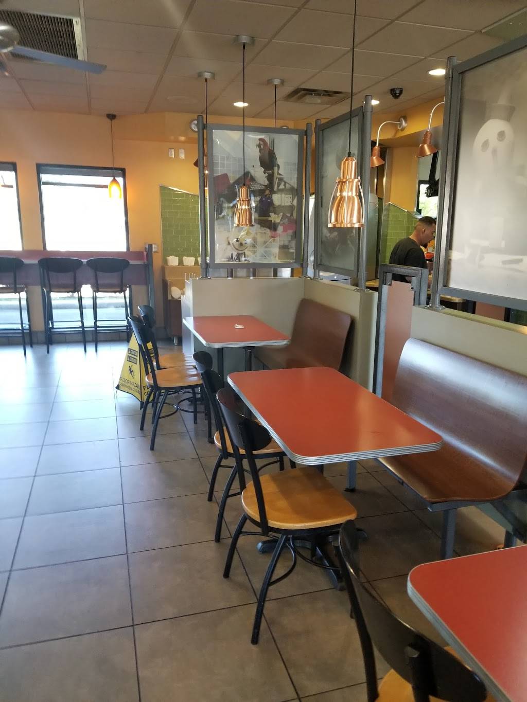 Jack in the Box | restaurant | 1217 Wayside Dr, Houston, TX 77011, USA | 7139286095 OR +1 713-928-6095