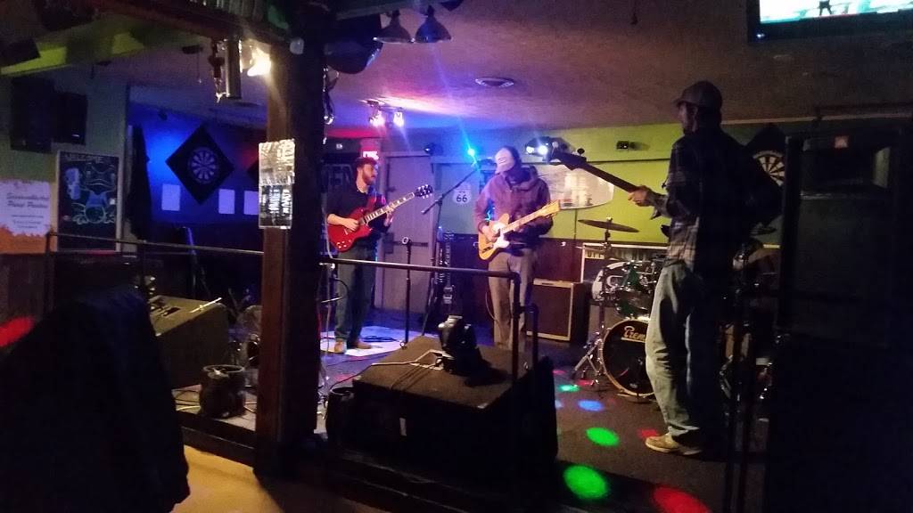 Green Frog Bar | restaurant | 5476 Shepherdstown Rd, Martinsburg, WV 25404, USA | 3042292999 OR +1 304-229-2999