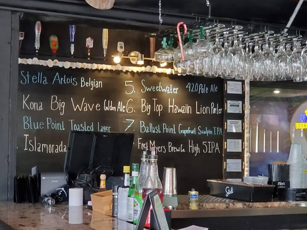 Sea-Craft Waterfront Tiki | restaurant | 3440 Marinatown Ln, North Fort Myers, FL 33903, USA | 2392573111 OR +1 239-257-3111