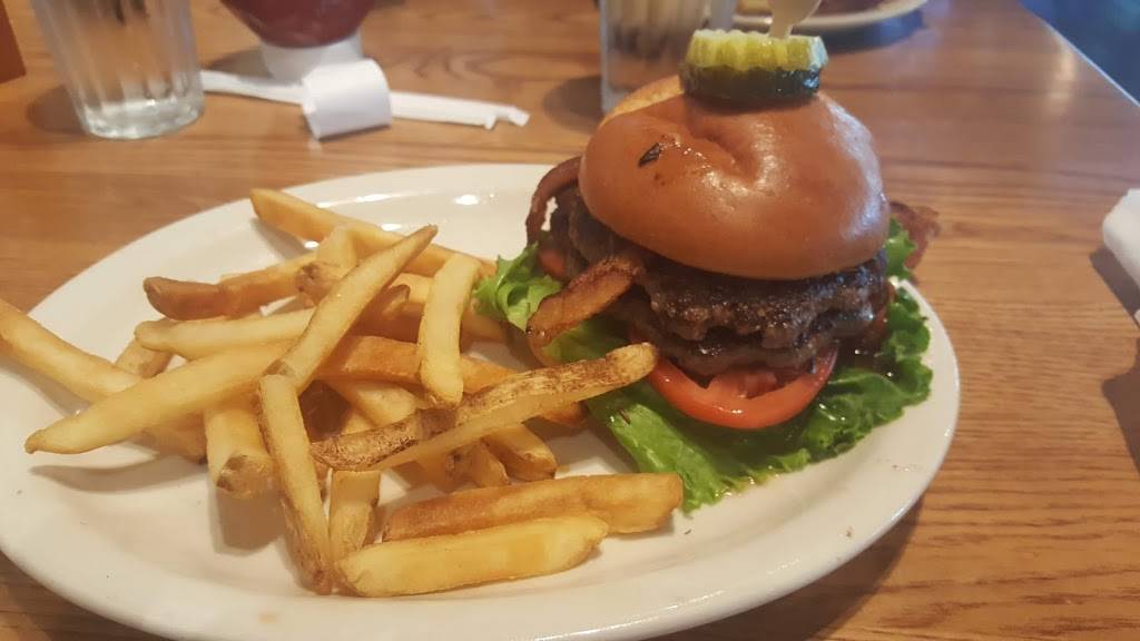 Cracker Barrel Old Country Store | restaurant | 3845 Tollgate Blvd, Naples, FL 34114, USA | 2394556588 OR +1 239-455-6588