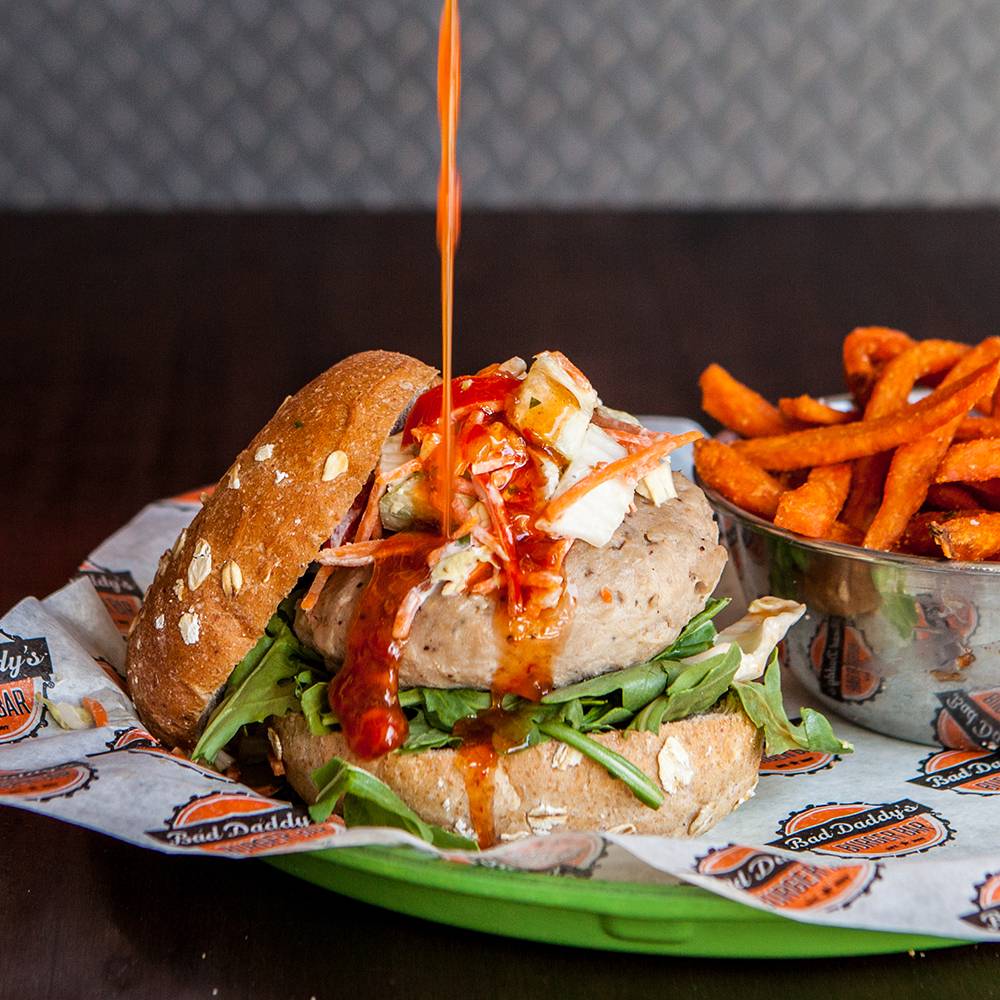 Bad Daddys Burger Bar | restaurant | 4928 Thompson Pkwy, Johnstown, CO 80534, USA | 9706674978 OR +1 970-667-4978