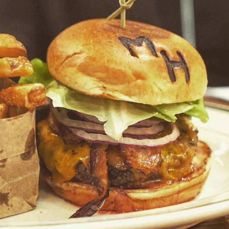 The Malt House | restaurant | 206 Thompson St, New York, NY 10012, USA | 2122287713 OR +1 212-228-7713