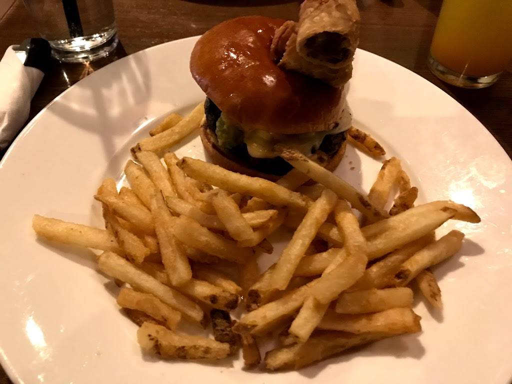 TGI Fridays | restaurant | 7855E Tysons Corner Center, McLean, VA 22102, USA | 7034485470 OR +1 703-448-5470