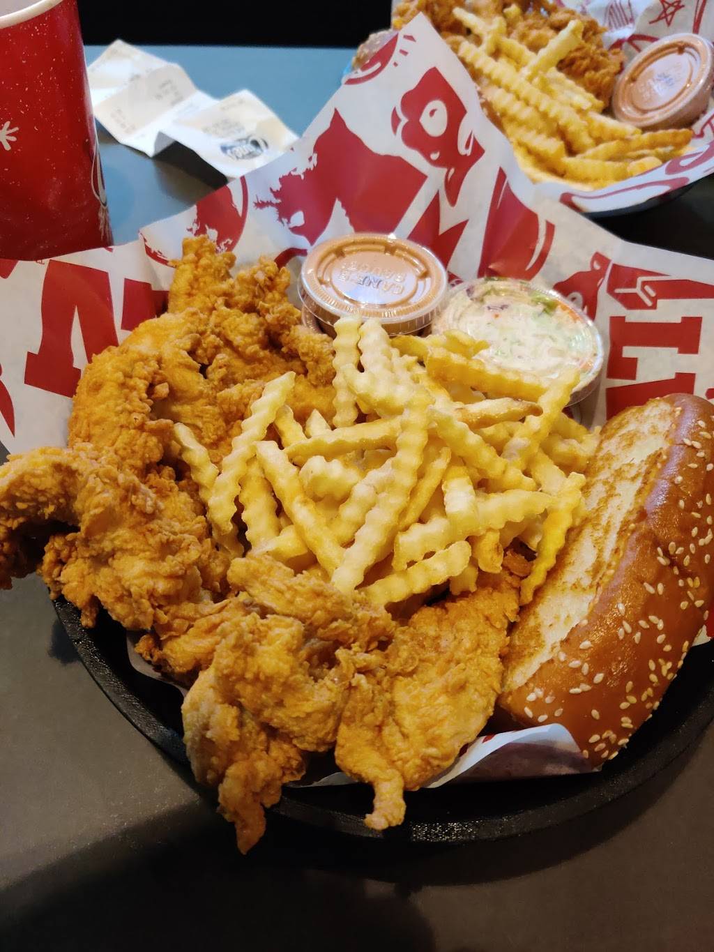Raising Canes Chicken Fingers | meal takeaway | 6645 S Parker Rd, Centennial, CO 80016, USA | 3036931289 OR +1 303-693-1289