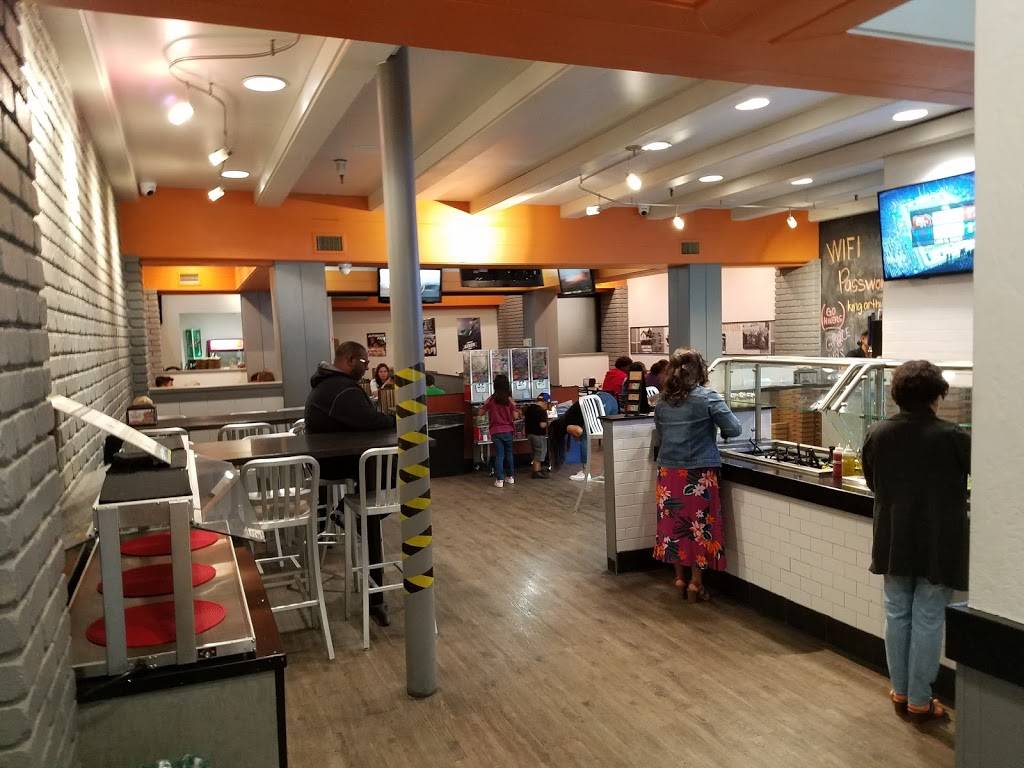 Round Table Pizza | meal delivery | 4935 Junipero Serra Blvd, Colma, CA 94014, USA | 6509941140 OR +1 650-994-1140