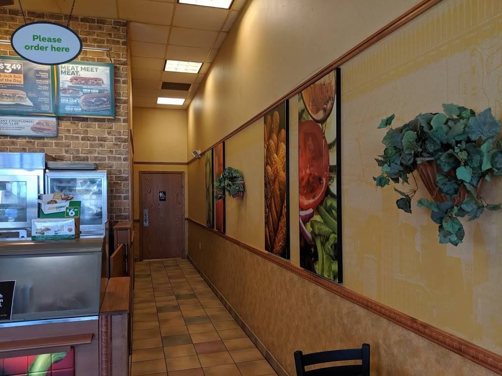 Subway | meal takeaway | 2800 N 83rd St Suite A, Lincoln, NE 68507, USA | 4024645858 OR +1 402-464-5858