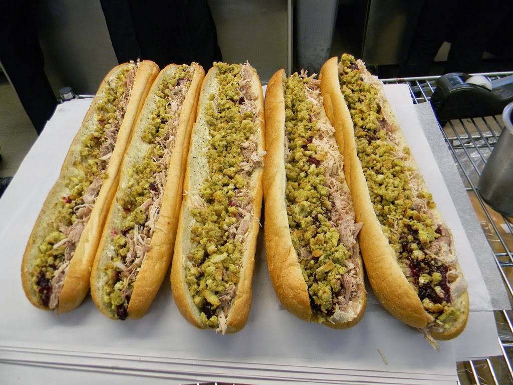 Capriottis Sandwich Shop | restaurant | 11350 Southern Highlands Pkwy, Las Vegas, NV 89141, USA | 7023632277 OR +1 702-363-2277