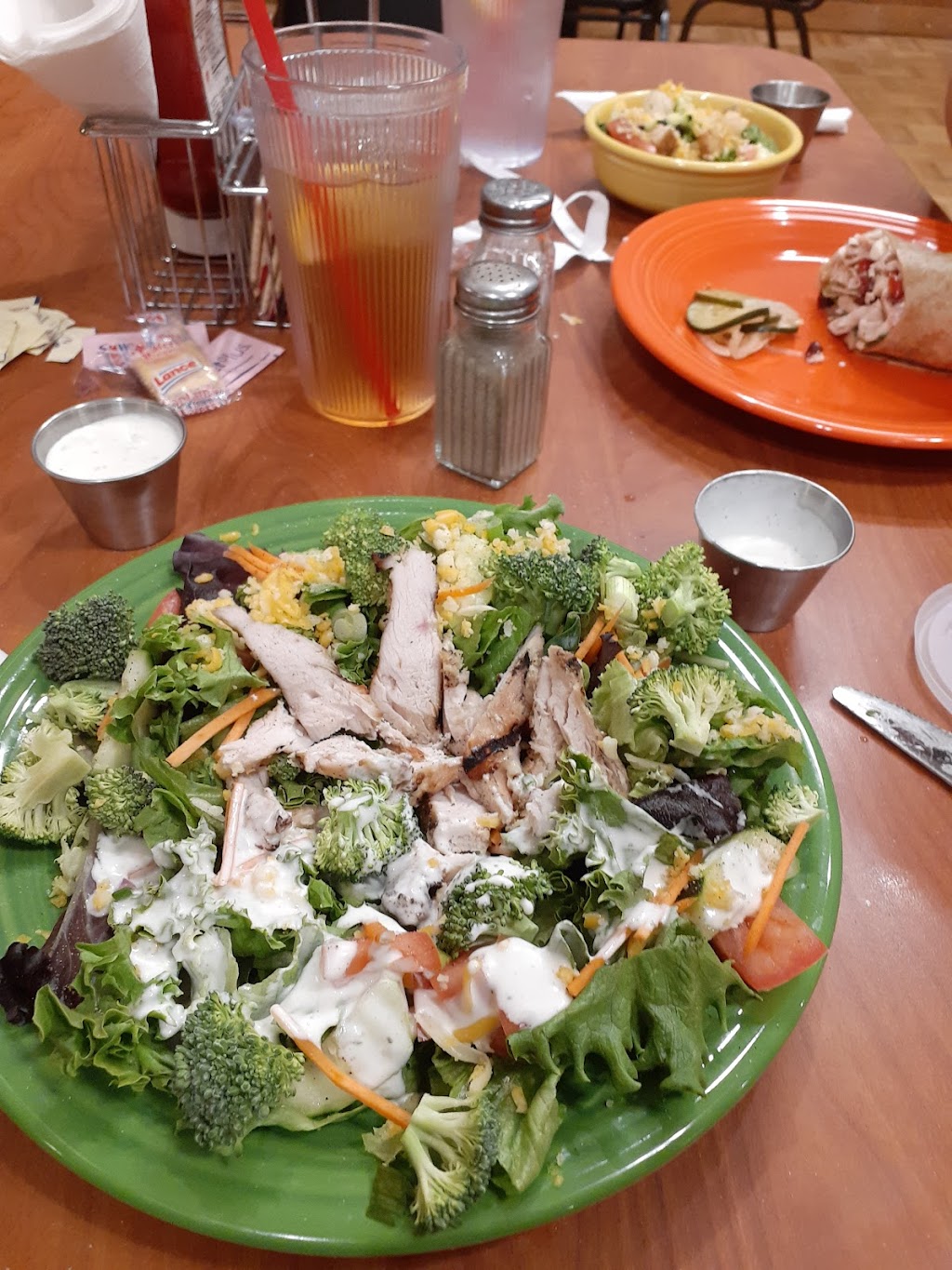 Catherines Bistro | restaurant | 1023 W Washington St, Camden, AR 71701, USA | 8708369371 OR +1 870-836-9371