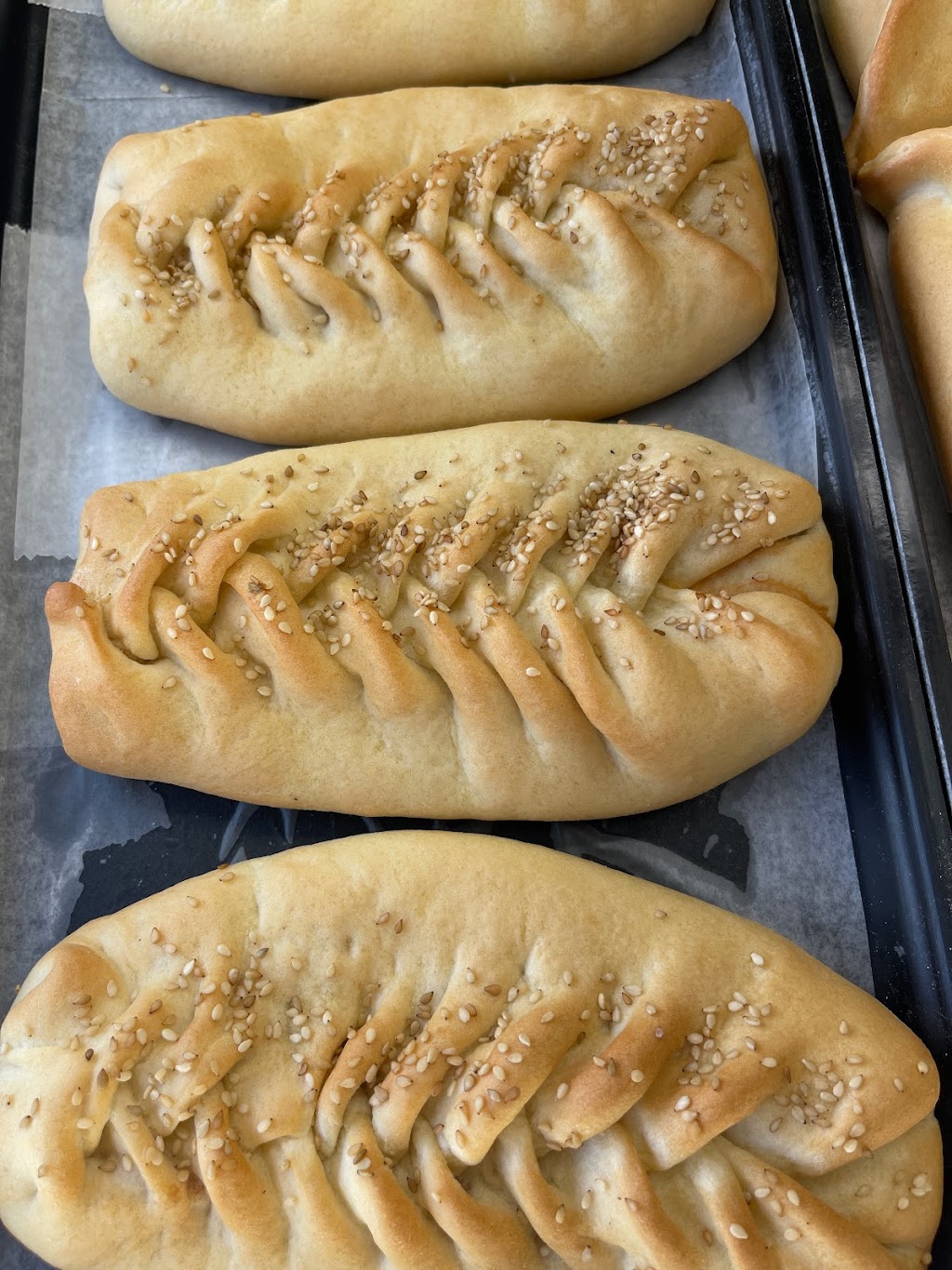 Dream Bakery & Grill | restaurant | 946 Howard St, Dearborn, MI 48124, USA | 3138087777 OR +1 313-808-7777