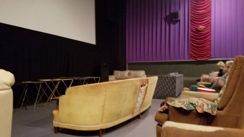 Reel Pizza Cinerama | restaurant | 33 Kennebec Pl, Bar Harbor, ME 04609, USA | 2072883828 OR +1 207-288-3828