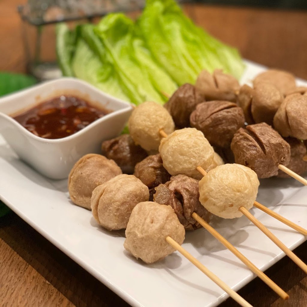 Koo Hoo Thai Street | restaurant | 1480 NW 70th St, Seattle, WA 98117, USA | 2069132404 OR +1 206-913-2404