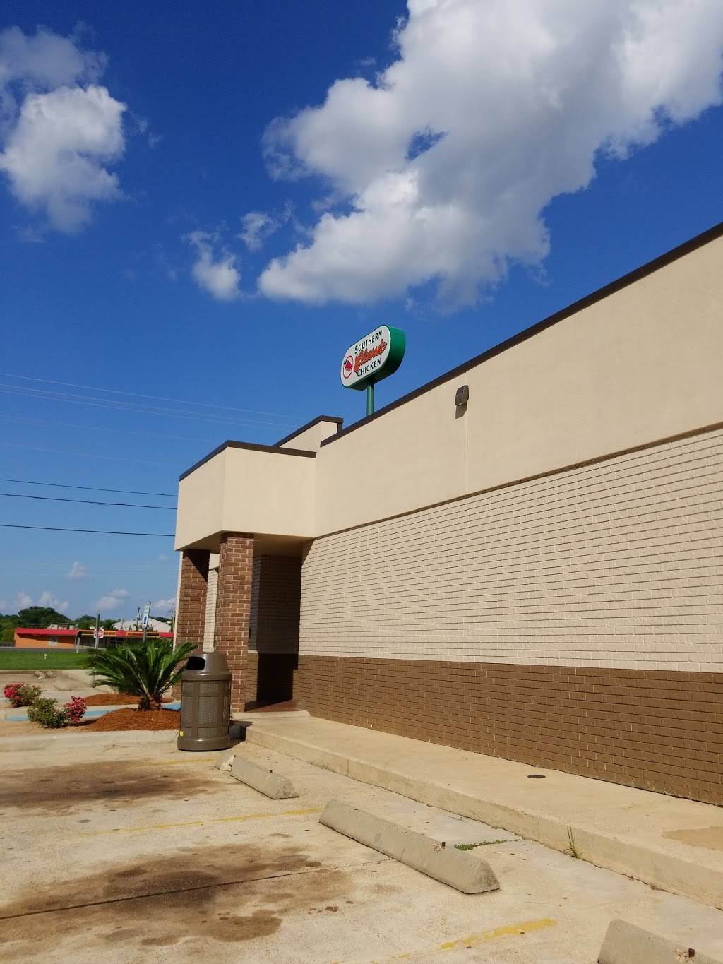 Southern Classic Chicken | restaurant | 1801 N Market St, Shreveport, LA 71107, USA | 3184292444 OR +1 318-429-2444