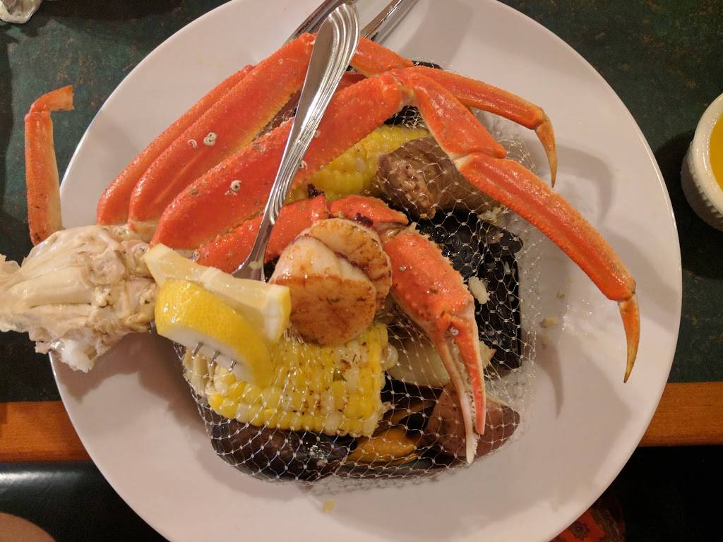 Docks Beach House Restaurant | restaurant | 252 W Lakeshore Dr, Port Clinton, OH 43452, USA | 4197326609 OR +1 419-732-6609