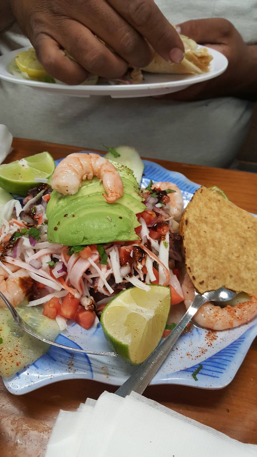 MARISCOS EL MORENO | restaurant | 11098 Atlantic Ave, Lynwood, CA 90262, USA | 3238101740 OR +1 323-810-1740