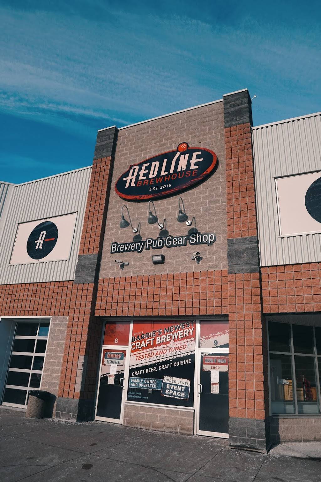 Redline Brewhouse | restaurant | 431 Bayview Dr 8 & 9, Barrie, ON L4N 8Y2, Canada | 7058819988 OR +1 705-881-9988
