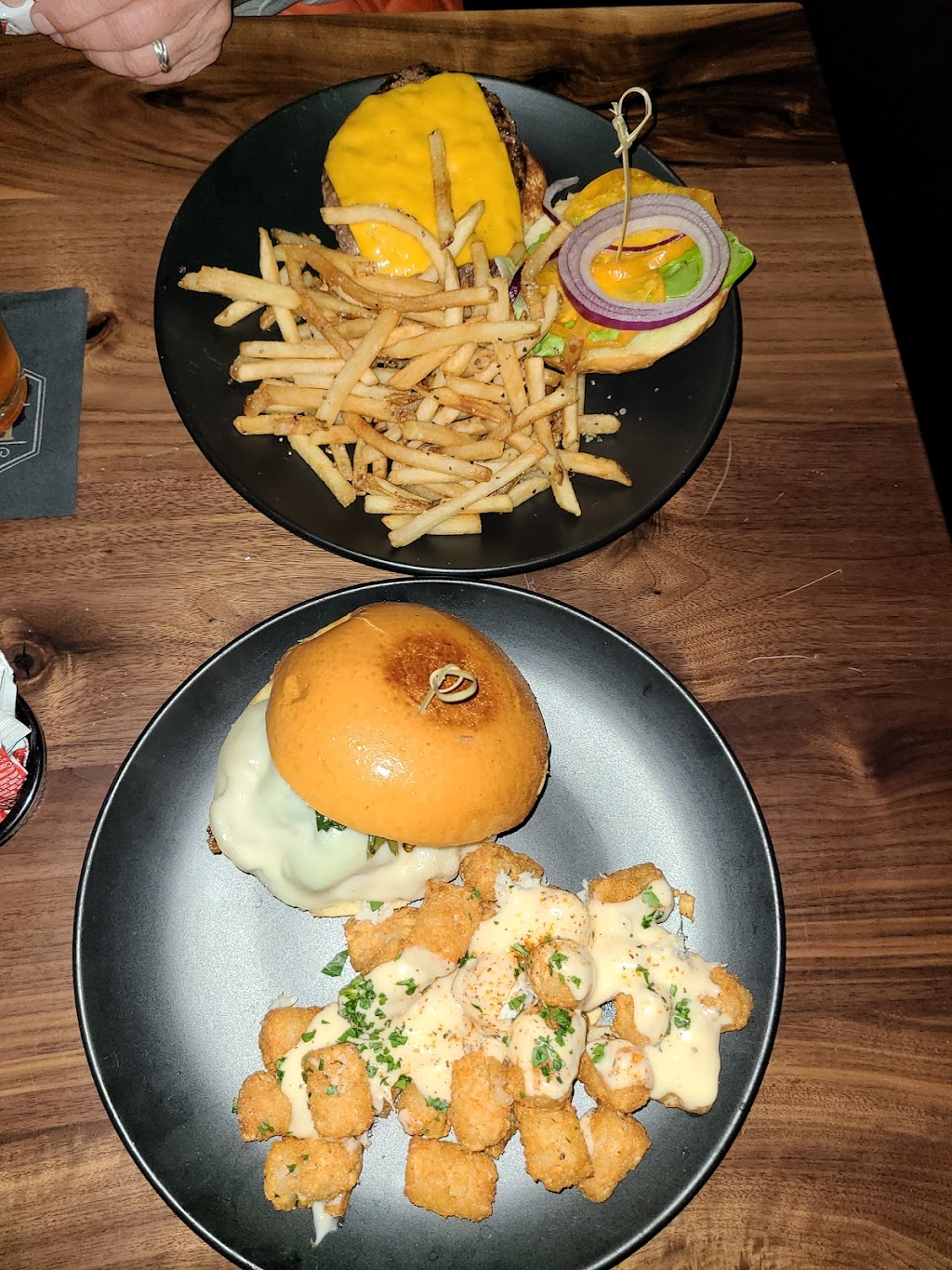 Em’s Place | restaurant | 2632 E Lehigh Ave, Philadelphia, PA 19125, USA | 2157745212 OR +1 215-774-5212